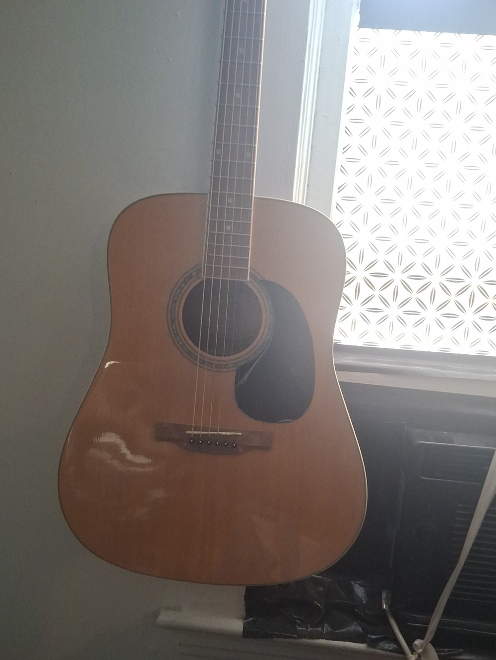 Natural Brown Acoustic Guitar Laurel Canyon Like Brand New. Black Carrying Case